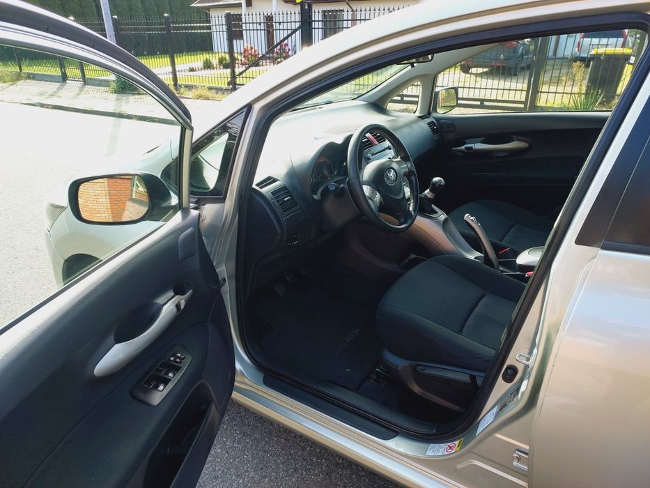 TOYOTA AURIS 1.4 D4D Stan bardzo dobry