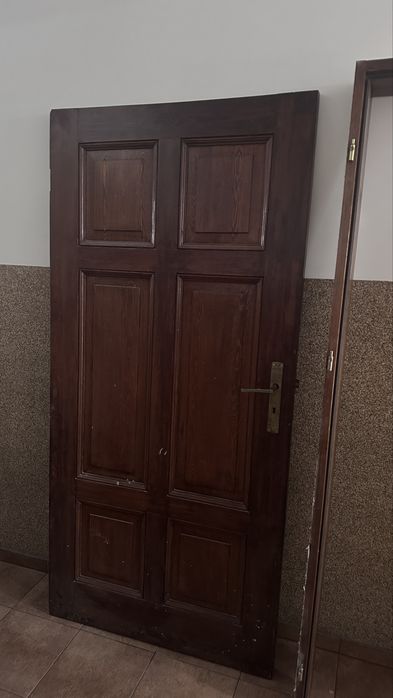 Drzwi odrestaurowane przez stolarza