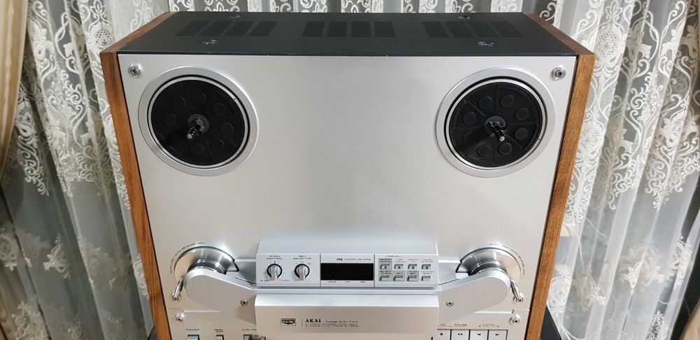 Akai GX-747 реверс 6 голов сквозной канал 9,5-19 скорость: 158 000