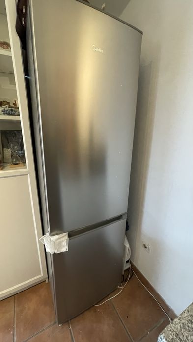 Frigorífico Midea como novo
