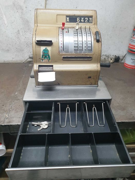 Máquina registadora antiga