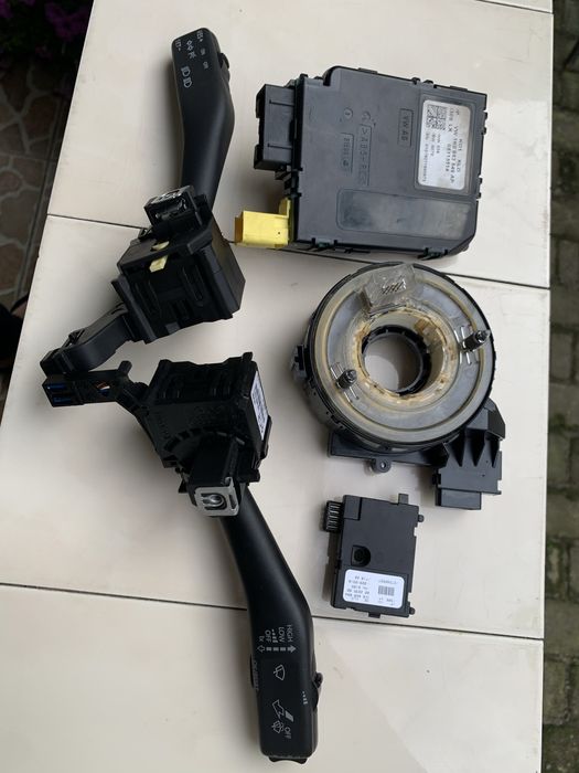Перемикачі поворників/Круїз контроль/Кермо/Бампер VW touran, Skoda a5