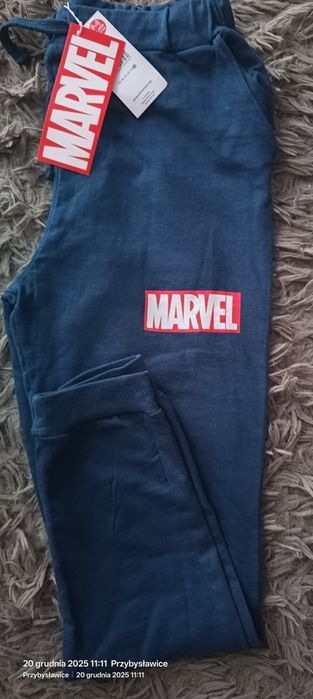 Spodnie dresowe chłopięce Marvel Sinsay 164 nowe