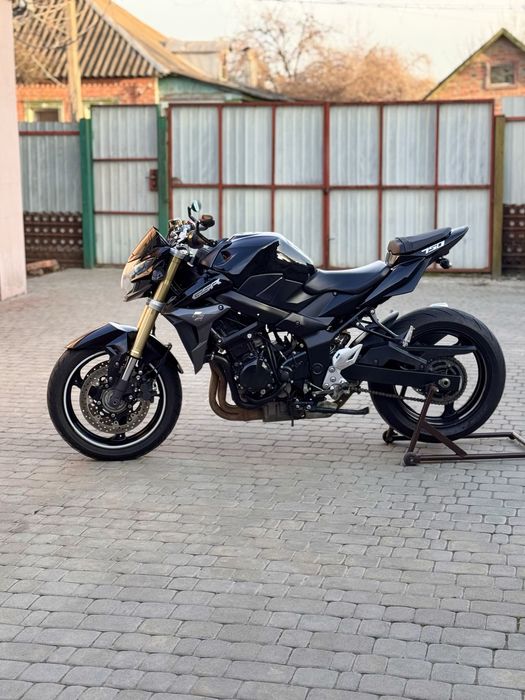 Suzuki GSR 750     АВS