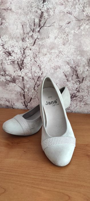Czółenka damskie Jana Bonprix