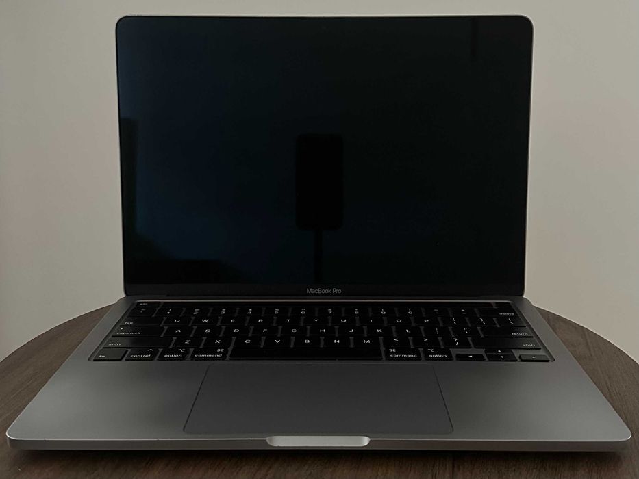 MacBook Pro 13” 2020 i5 / 16 GB RAM / 512 GB SSD / 4x Thunderbolt