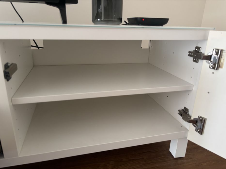 Móvel branco de TV (Ikea)