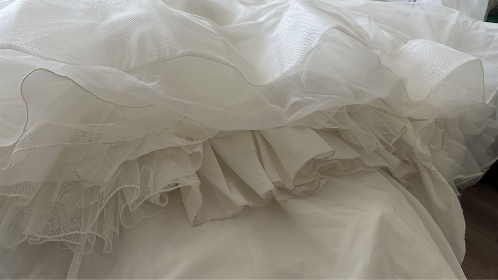 Весільна сукня з салону