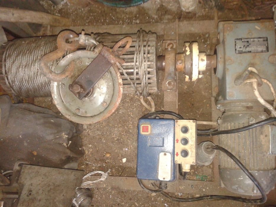 Przekładnia kątowa z silnikiem