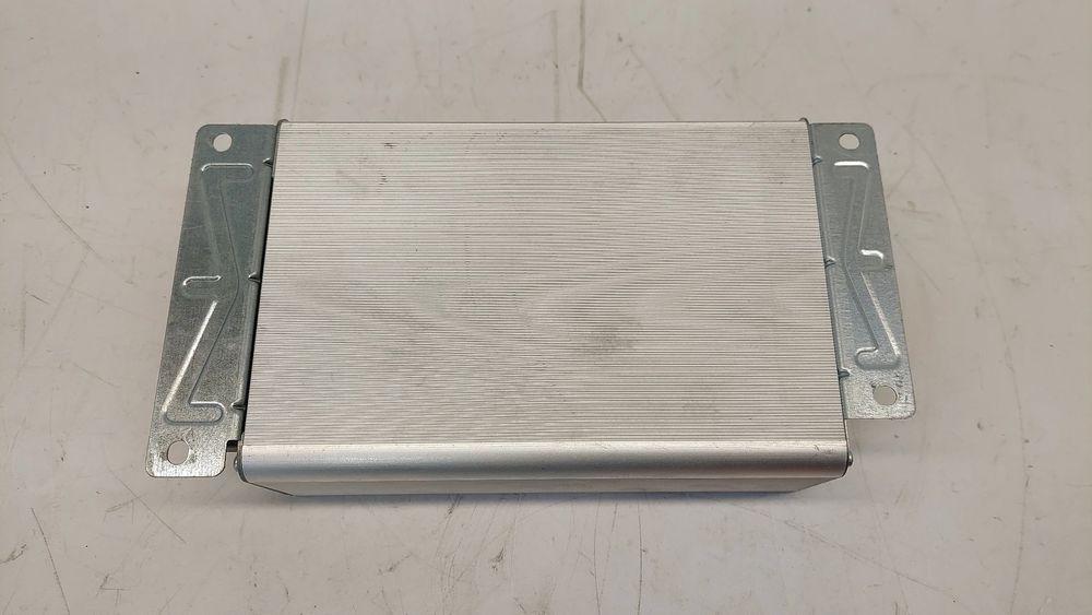Amplificador de colunas AUDI A6 (4F2, C6)