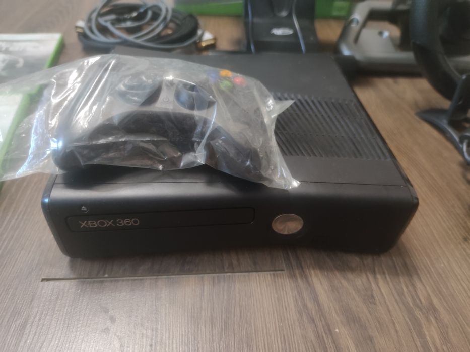 Продам Xbox  360