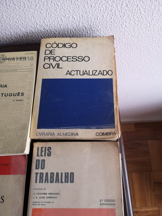 Livros código civil dicionário lei de trabalho etc