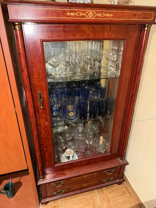 movel de sala para copos e bebidas