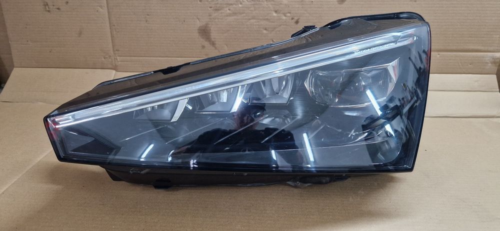 Lampa lewa skoda scala full led