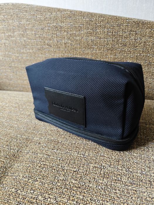 Giorgio Armani granatowa kosmetyczka