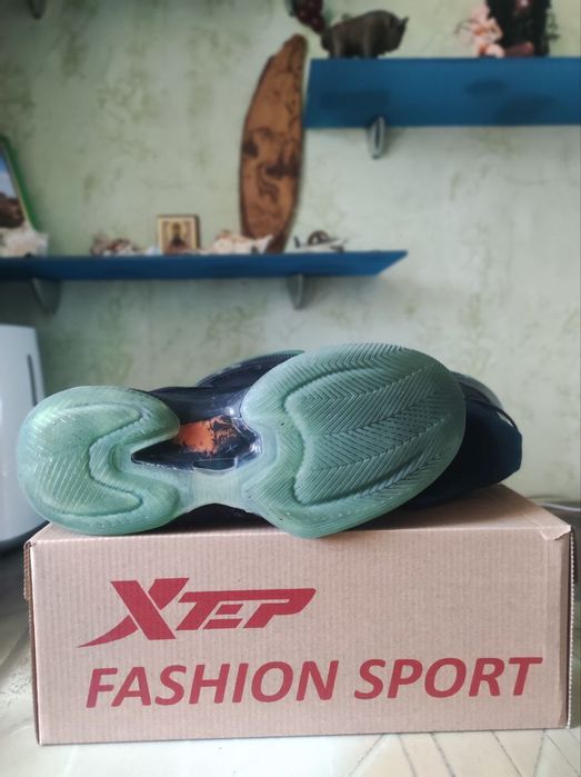 Баскетбольные кроссовки xStep jl7