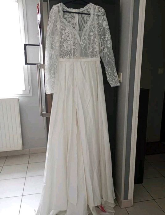 Suknia ślubna satynowa koronka długi rękaw tren księżniczka rozporek