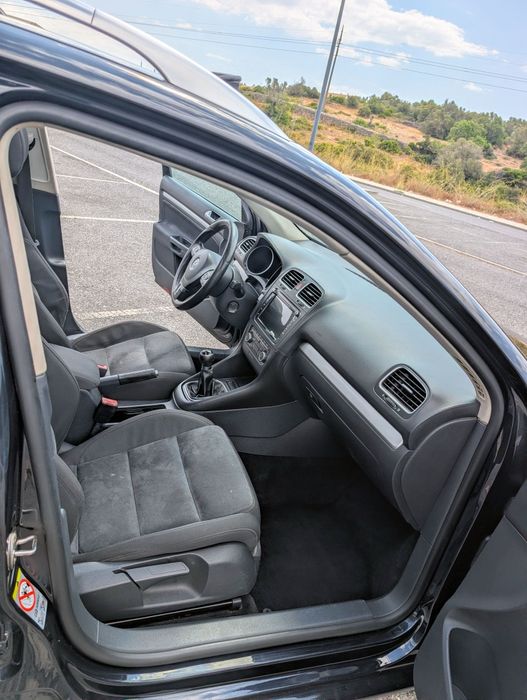 VW Golf Variant 2011 – Muito bem equipada, estimada e com extras que fazem a diferença