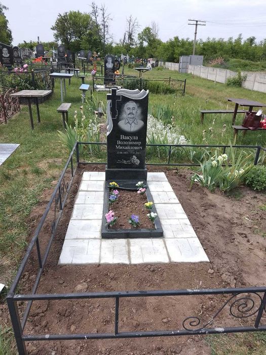 Пам'ятники по Акційній ціні в Києві (власного виробництва) 8499 грн