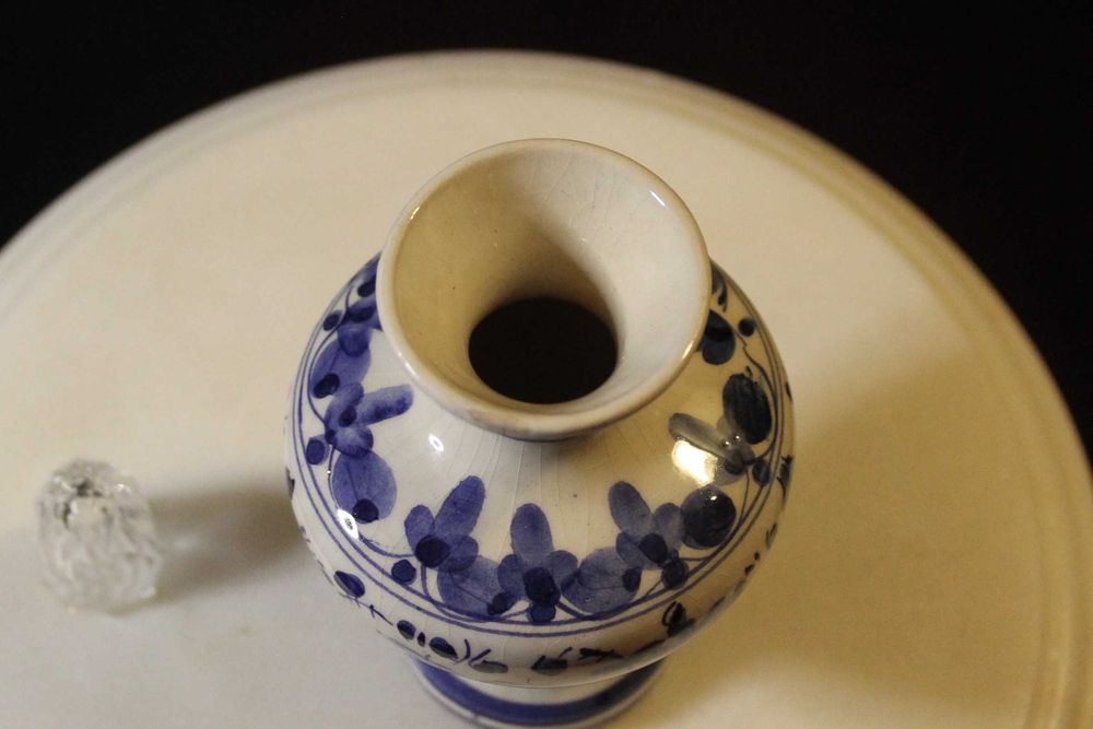 Vaso cerâmica português feito à mão, anos 80, pequeno, azul e branco,
