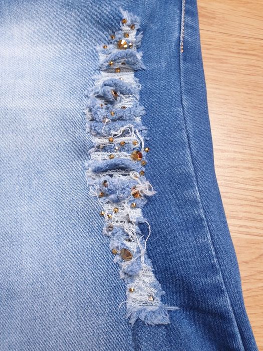 Śliczne spodnie jeansowe