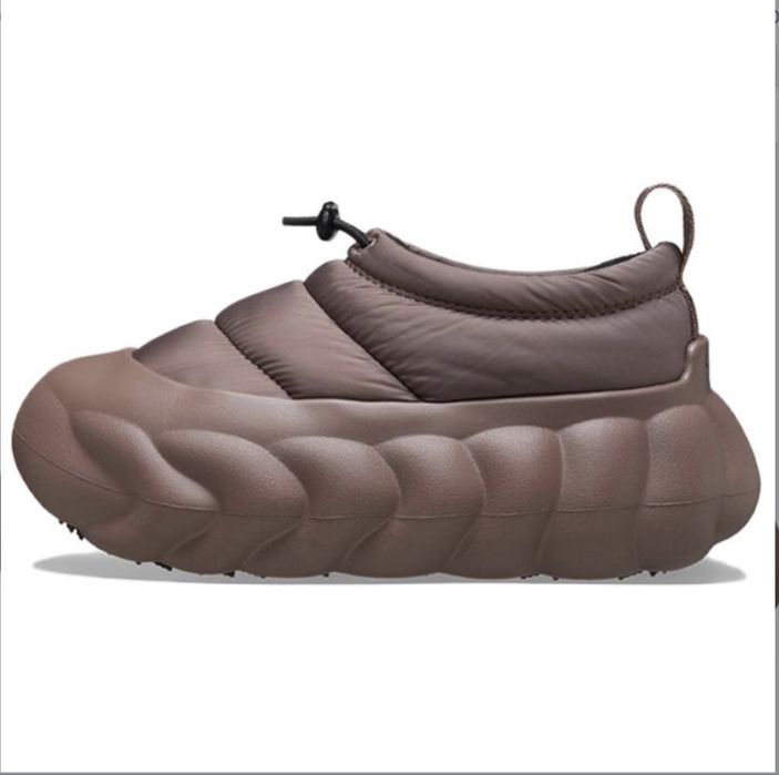 Crocs Overpuff Shorty Truffle