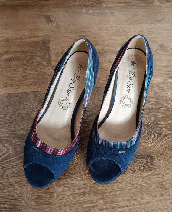 Granatowe czółenka peep toe Big Star 38