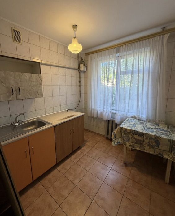 Продаж 1к Вишенька