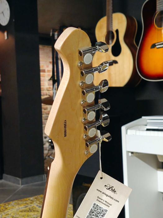 Zestaw Gitara Elektryczna Aria STG-003 BK + Carlsbro Kickstart 10B