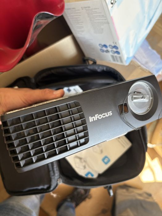 Projektor Infocus In1112