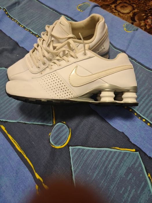 Женские кроссовки Nike Shox