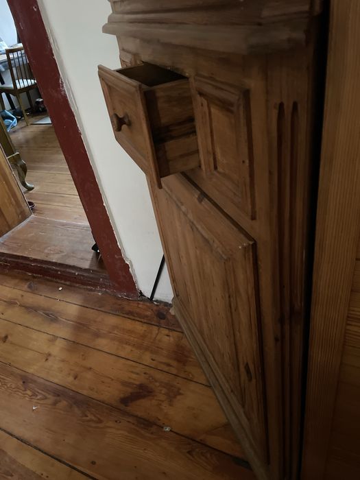 Barek narożny, Witryna narożna  z litego drewna