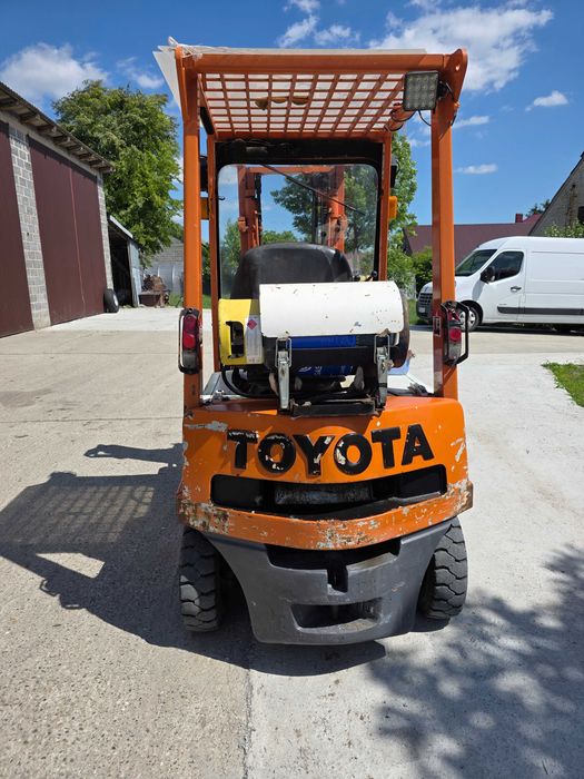 Wózek widłowy toyota 4 [Rezerwacja]
