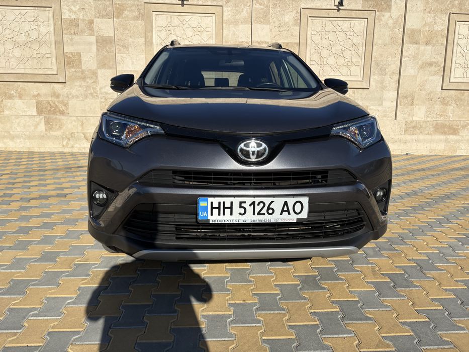 Продам Toyota Rav 4