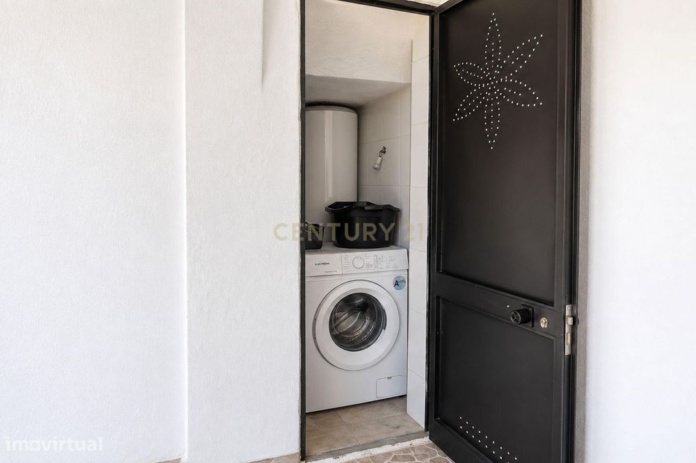 T2 Renovado com 2 WC, a 5 min da Praia de Nossa Senhora da Rocha e das