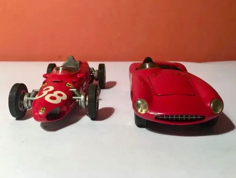 FERRARI ( 2 ) - anos 90 - escala 1/43 ?