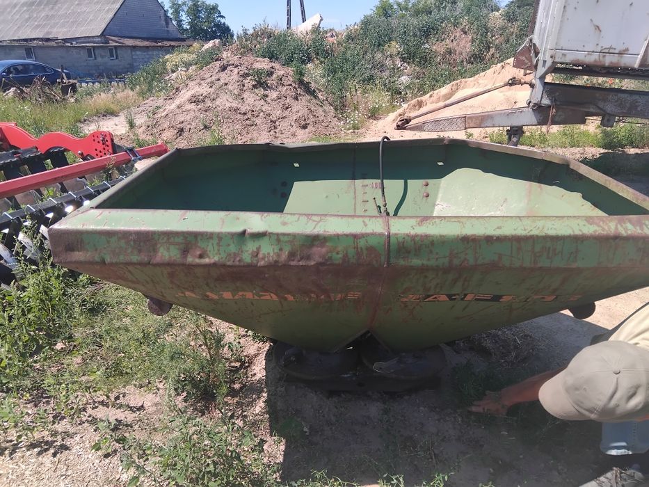 Rozsiewacz do nawozu Amazone500kg