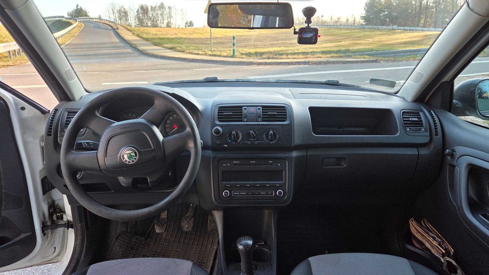 Skoda Fabia 2 II 2010 1.6 TDI diesel biała lift