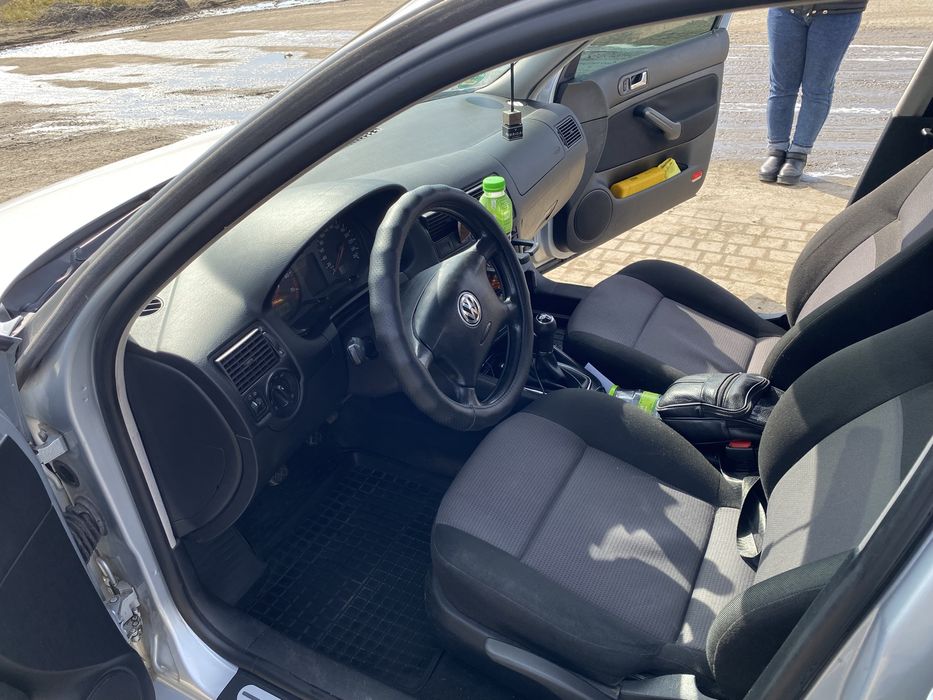 Продам гольф 4 1.6 16v 2001г