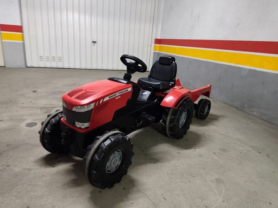 Tractor a pedais Massey Ferguson + reboque
