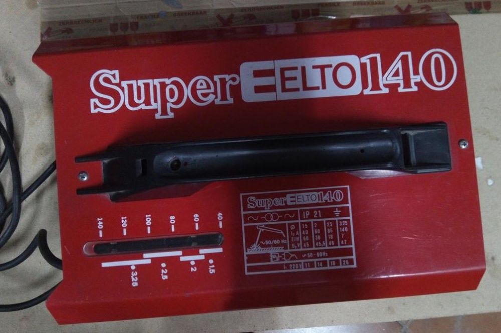 Aparelho de soldar (a eletrodo)64286589561218122