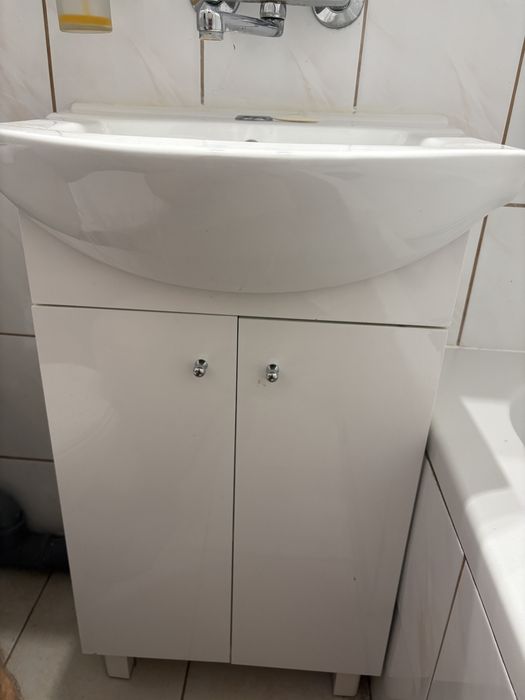 Umywalka z szafka