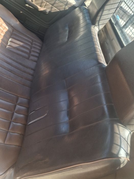 Nissan d21 4x4 com algumas marcas de uso