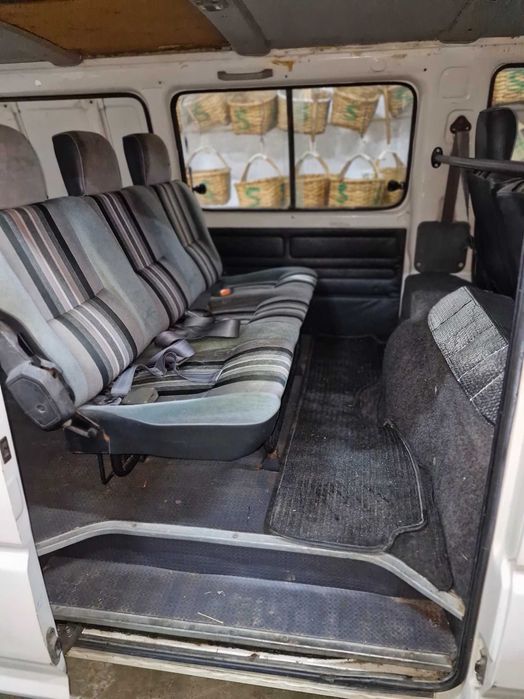 Mitsubishi L300, em bom estado
