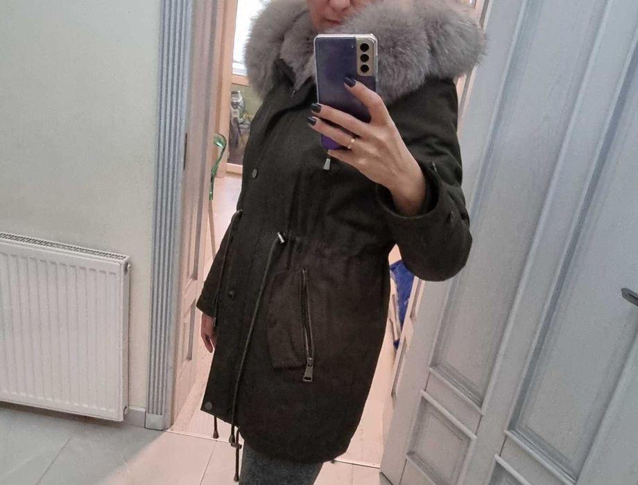 Продам жіночу парку з натуральним хутром
