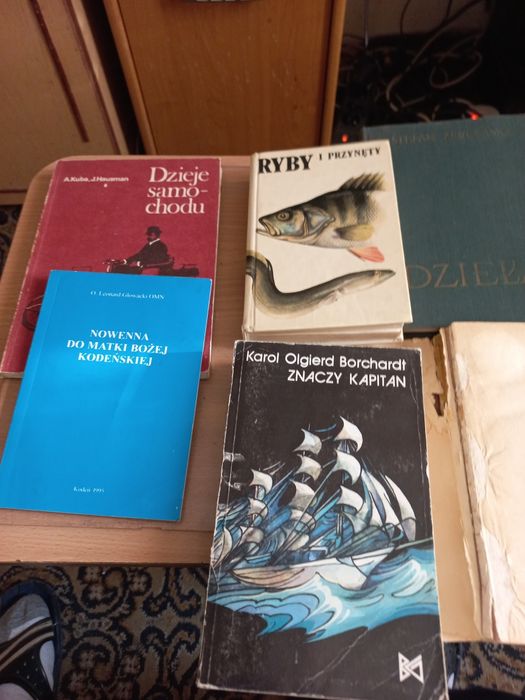 9 książek sprzedam
