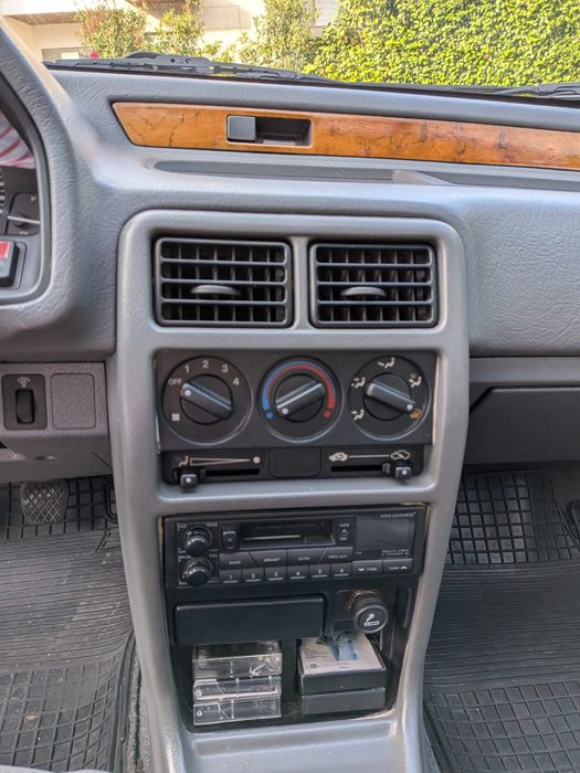 Rover 214 GSi 16v – Clássico bem estimado, interior impecável