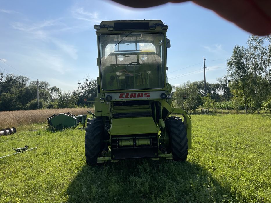 Зерно збиральний комбайн Клас меркатор 60