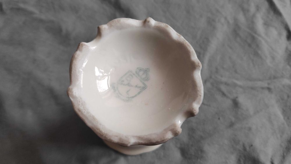 Stary wazonik porcelanowy ręcznie malowany Niemcy