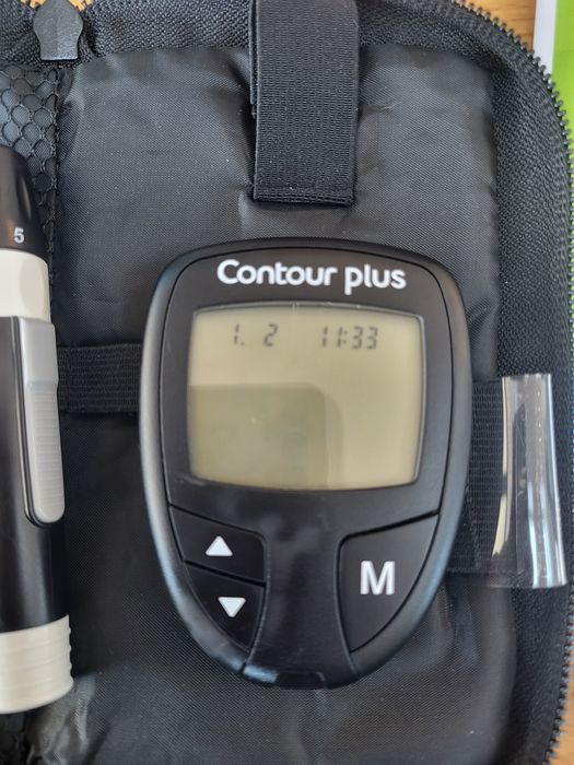 Contour plus Glukometr